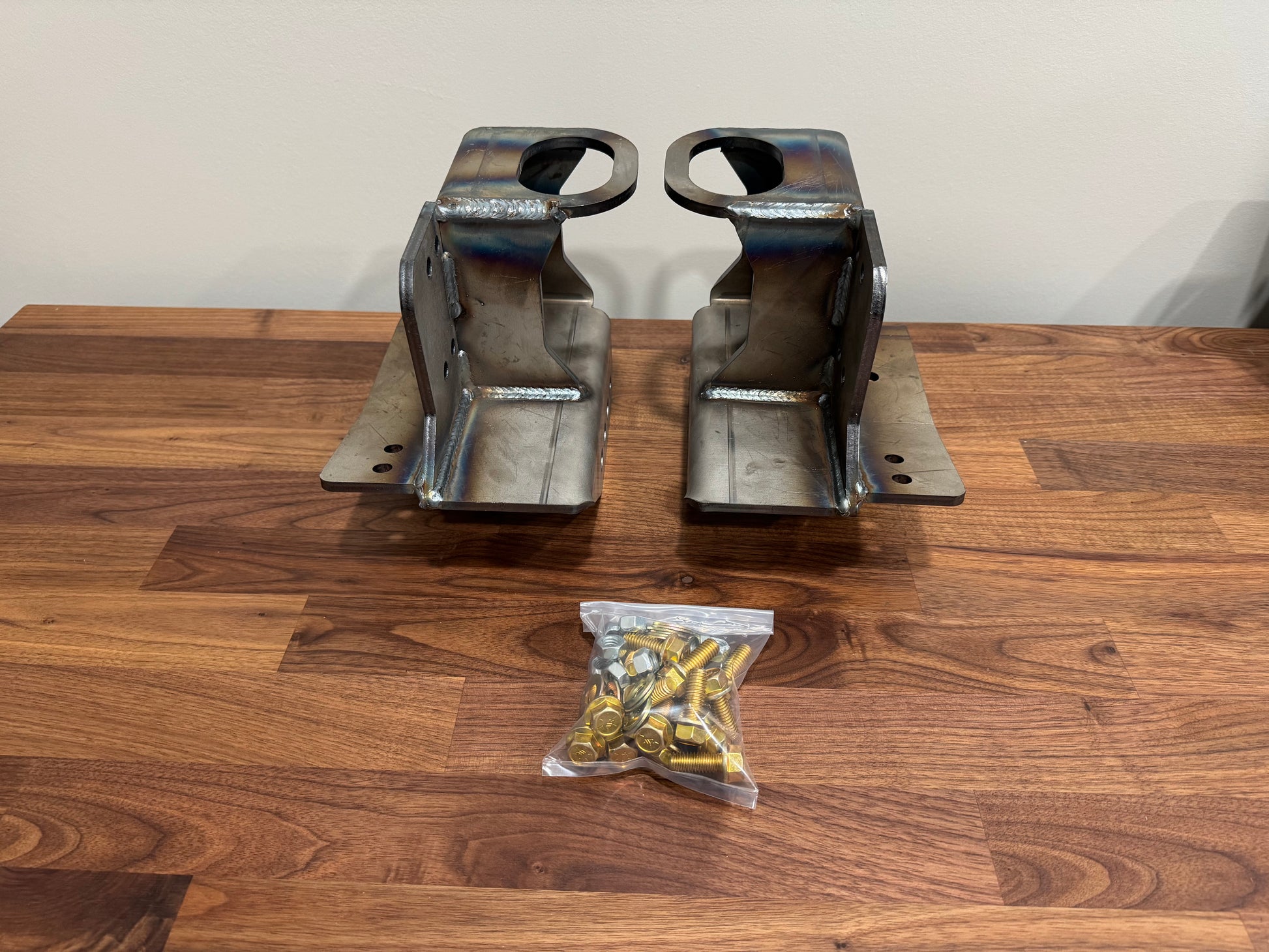 DIY4X B52 Hanger Set